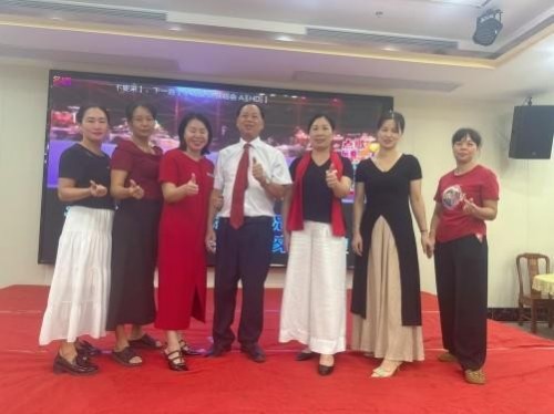 喜迎两会特别报道：廖尧生教授以中国暖茶轻身正气茶守护大众健康